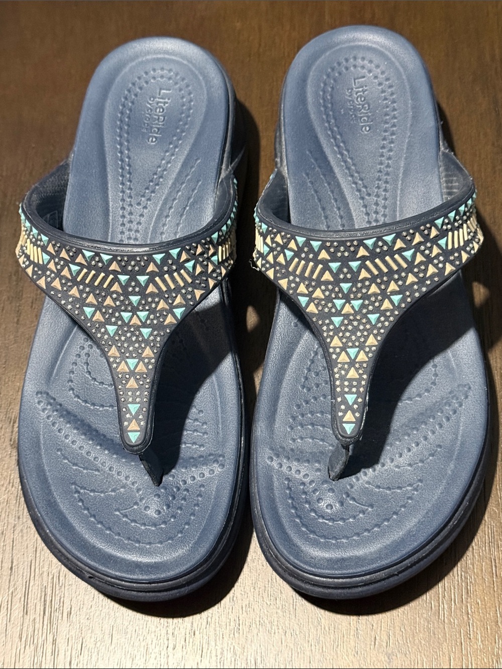 CROCS Monterey II Medallion Wedge Sandals 8